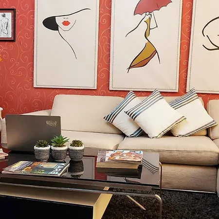 Lägenhet Spacious Family-friendly In The Heart Of Bllok Tirana